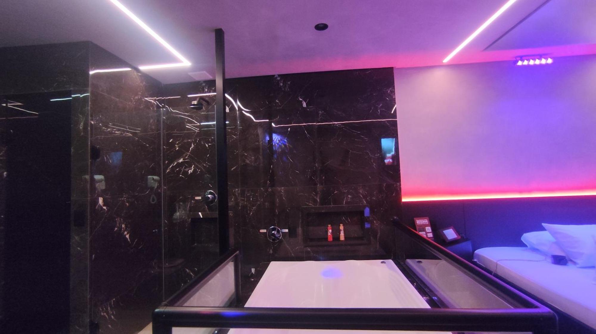 Vem Para O - Motel Marselha 5 - Sao Paulo — Photos 2